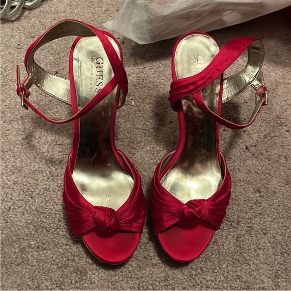 Guess satin and cork stilettos size 7 in red - Picture 4 of 6